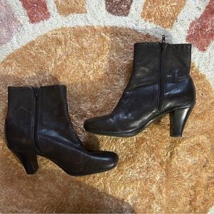 Arturo Chiang dark brown leather ankle boots with stitch detail